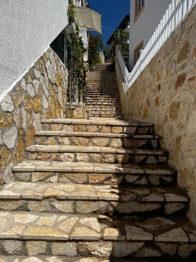 Fane'S Apartments Himare Eksteriør bilde