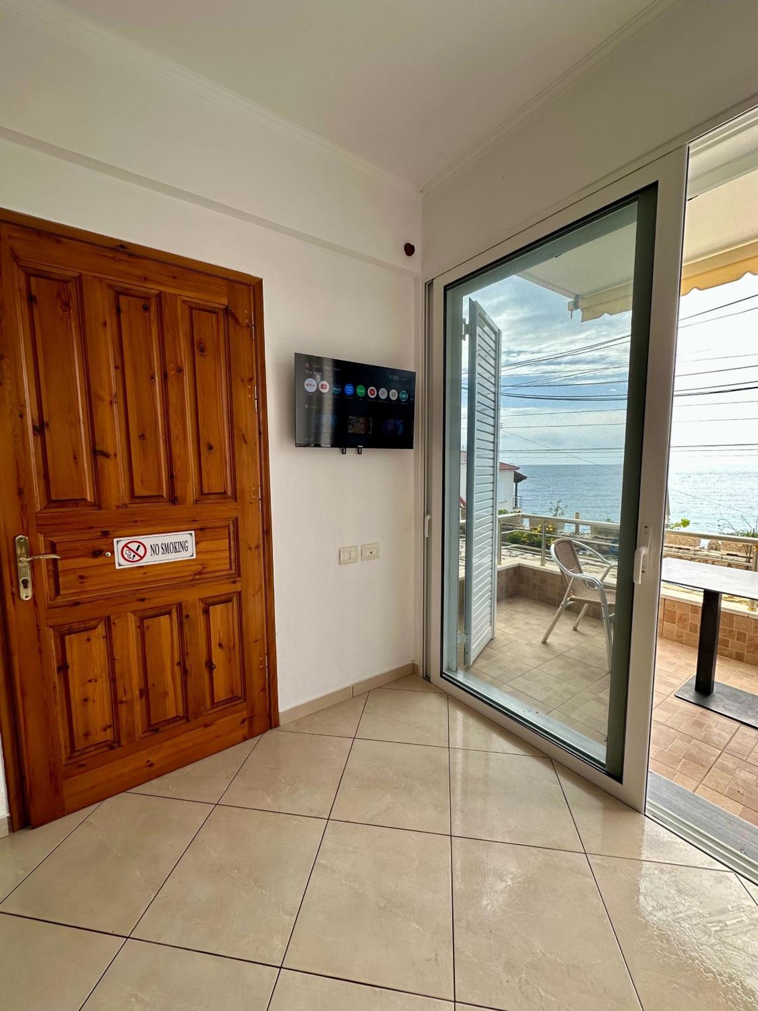Fane'S Apartments Himare Eksteriør bilde