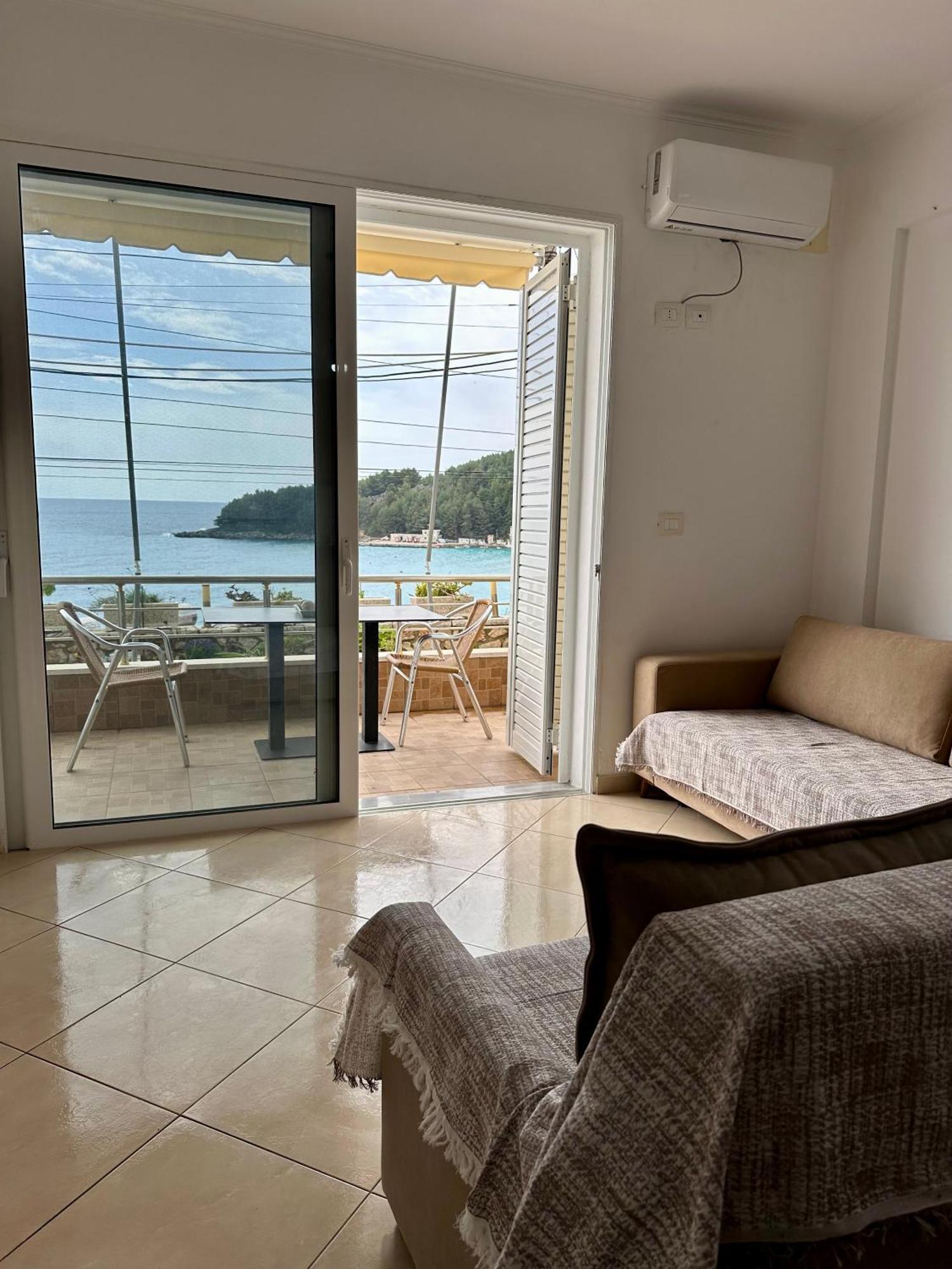 Fane'S Apartments Himare Eksteriør bilde