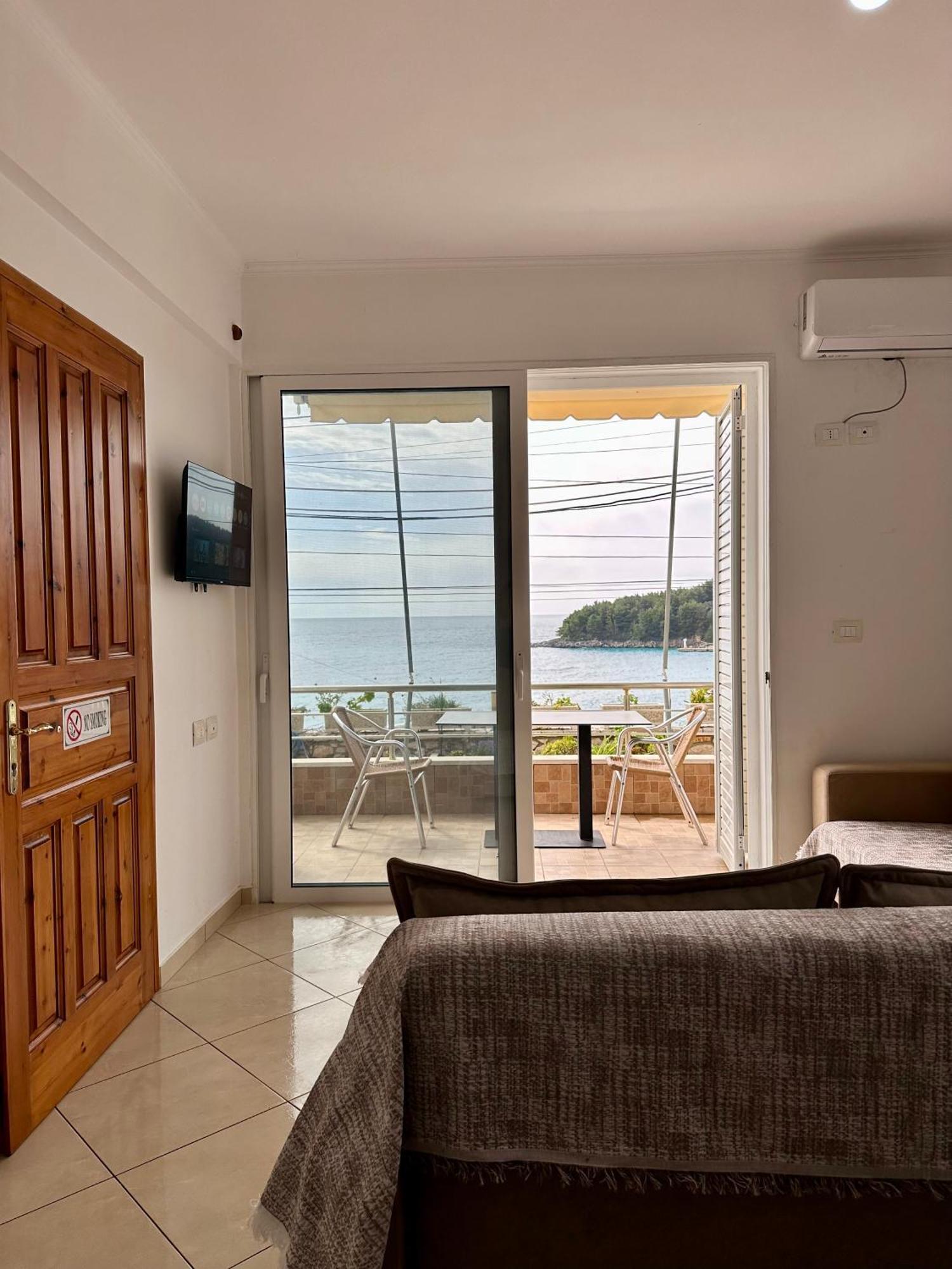 Fane'S Apartments Himare Eksteriør bilde